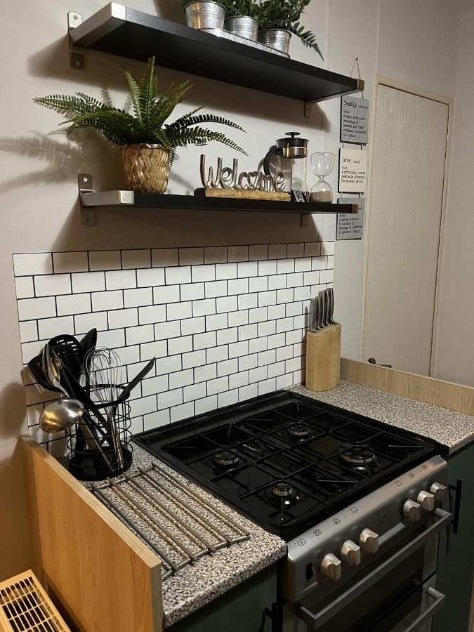 Beautiful 3 Bedroom Caravan With Hot Tub - Tattershall Lakes Kültér fotó