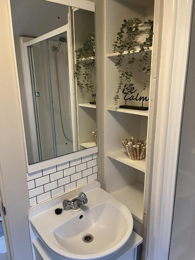 Beautiful 3 Bedroom Caravan With Hot Tub - Tattershall Lakes Kültér fotó