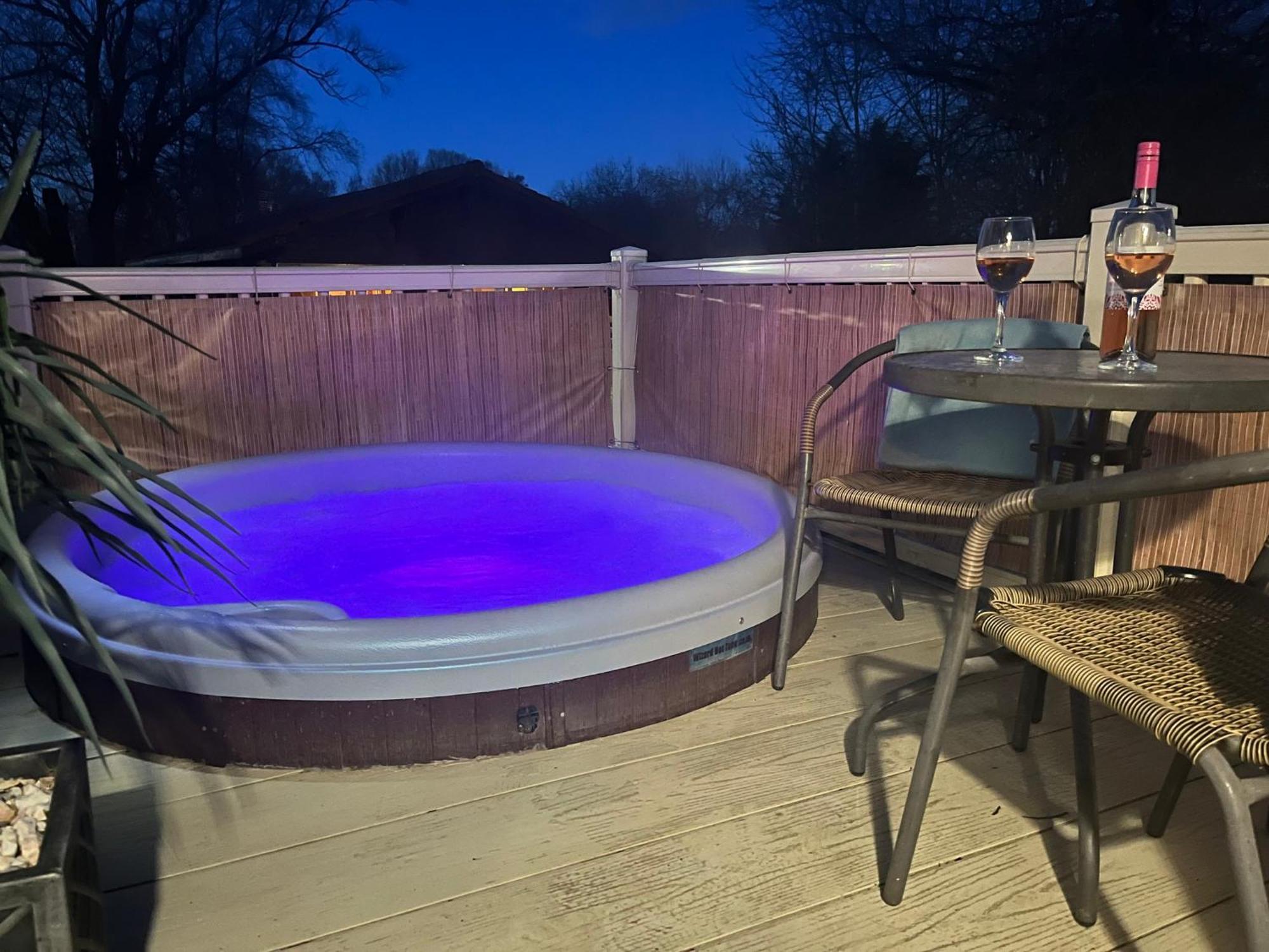 Beautiful 3 Bedroom Caravan With Hot Tub - Tattershall Lakes Kültér fotó